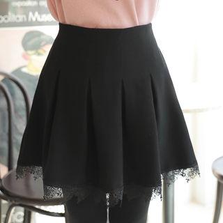 Inset Shorts Pleated Lace-hem Miniskirt