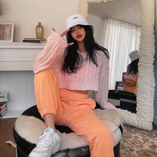 Round-neck Cable-knit Cropped Sweater