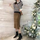 Sleeveless Knit Top / Pencil Corduroy Skirt