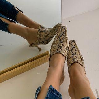Square-toe Croc-grain / Python Mules