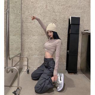 Long-sleeve T-shirt / Straight-leg Cargo Pants