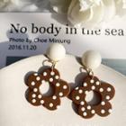 Flower Drop Earring 1 Pair - Clip On Earring - White Bead - White Dotted - Brown - One Size