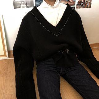 Stitched V-neck Sweater Black - One Size