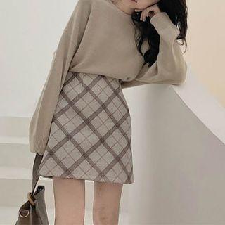 Sweater / Plaid A-line Skirt / Set