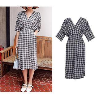 Check V-neck Linen High-waist Dress