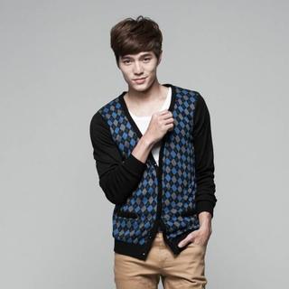 Argyle V-neck Cardigan