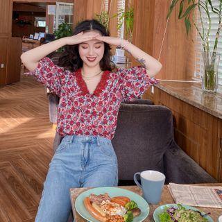 Lace Trim Floral Short-sleeve Blouse