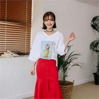 V-neck Cat Print Lettering T-shirt
