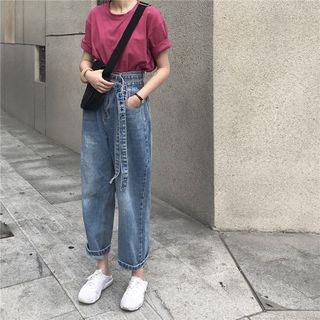 Crew-neck Short-sleeve T-shirt / High Waist Straight-cut Jeans