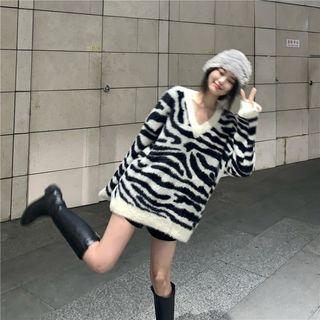 Zebra Pattern V-neck Sweater Black - One Size