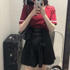 Short-sleeve Contrast Trim T-shirt / Mini Pleated Skirt