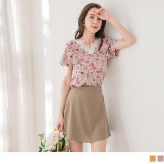 Lace Trim V-neck Floral Short Sleeve Ruffled Top