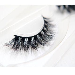 False Eyelashes (10-11 Mm) 72# - One Size