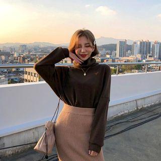 Turtle-neck Textured Loose-fit Top