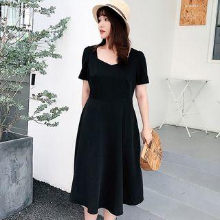 Short-sleeve Square-neck Midi A-line Dress