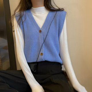 Button-up Sweater Vest / Long-sleeve Plain T-shirt