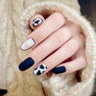 Heart Matte Faux Nail Tips Cow - Black & White - One Size
