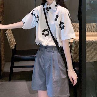 Short-sleeve Floral Blouse / High-waist Shorts
