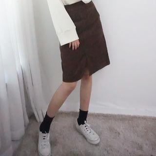Dual-pocket Corduroy A-line Skirt