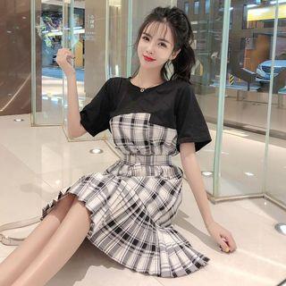 Short-sleeve Plaid Paneled A-line Dress Black - One Size