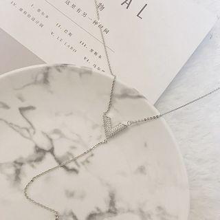 V-letter Long Necklace