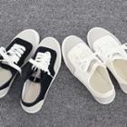 Round-toe Two-tone Sneakers