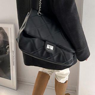 Chain Quilt Shoulder Bag