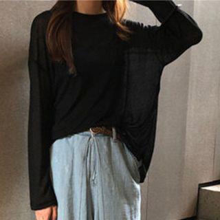 Long-sleeve T-shirt / Plain Wide-leg Jeans
