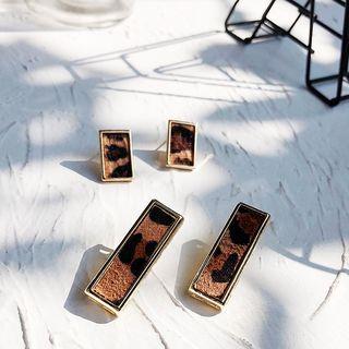 Leopard Print Bar Earring