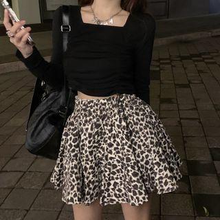 Long-sleeve Drawstring T-shirt / Leopard Print Mini A-line Skirt