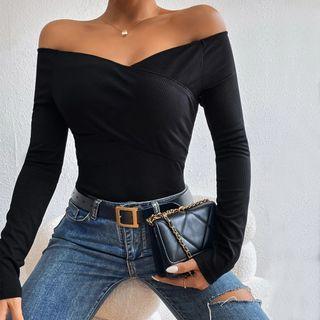 Long-sleeve Off-shoulder Knit T-shirt