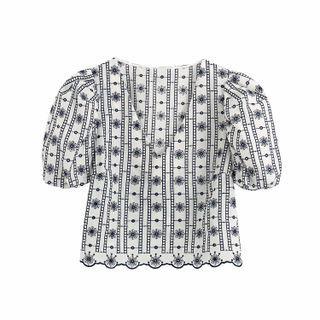 Short-sleeve V-neck Flower Top