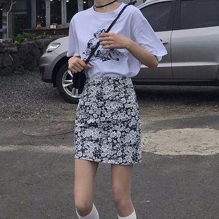 Elbow-sleeve Graphic Print T-shirt / Floral Print Mini Pencil Skirt