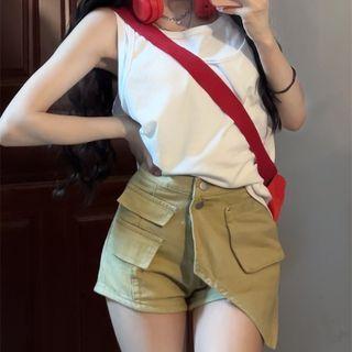 Plain Cropped Tank Top / Asymmetrical Cargo Denim Shorts
