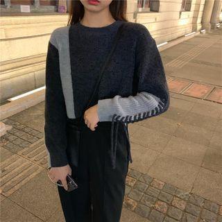 Long-sleeve Lace-up Color-block Cropped Knit Sweater Gray - One Size