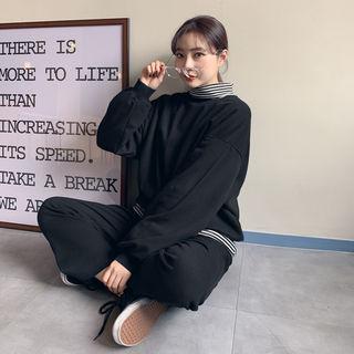 Monotone Sweatshirt & Sweatpants Set