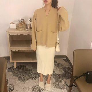 V-neck Pocket Sweater / Back Slit Midi Knit Skirt