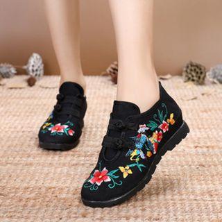 Chinese Traditional Lace-up Shoes