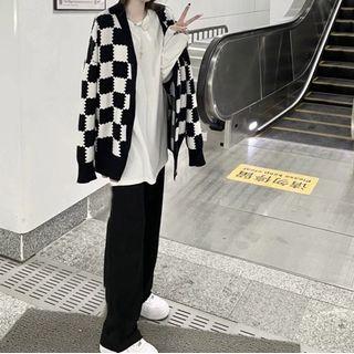 Oversized Plain T-shirt / Plain Pants / Loose Fit Plaid Cardigan