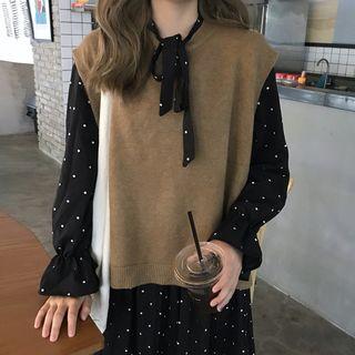 Knit Vest / Dotted Blouse / Lace Top