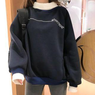 Long-sleeve Turtleneck Lettering Loose-fit Sweatshirt