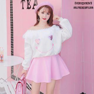 Set : Off-shoulder Smiley Long-sleeve Sweatshirt + Mini Skirt