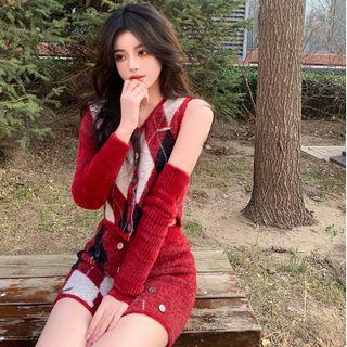 Sleeveless Plaid Slim-fit Knit Top / Plaid Slim-fit Knit Skirt