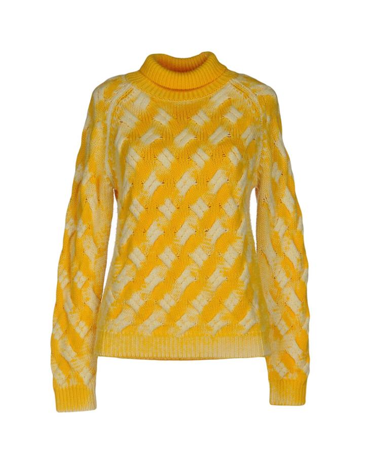 Ultra'chic Turtlenecks