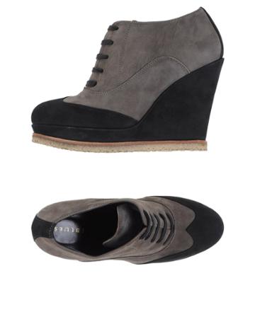 I Blues Lace-up Shoes