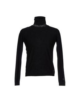 Dekker Turtlenecks