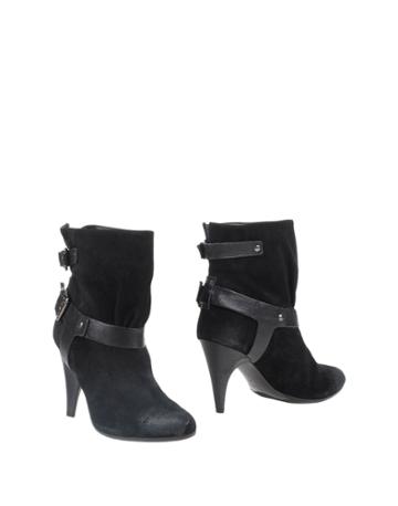 Les Petites Choses Ankle Boots