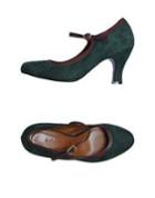 Couture Pumps