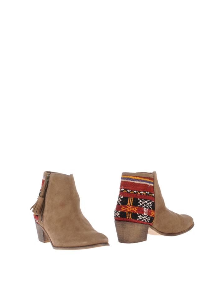 Howsty Ankle Boots