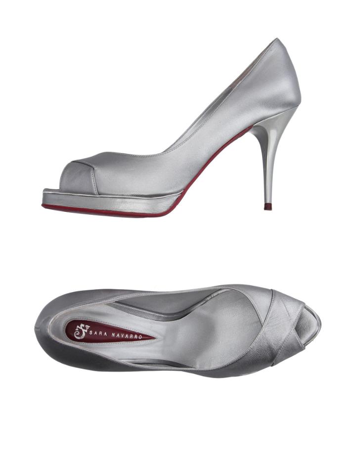 Sara Navarro Pumps